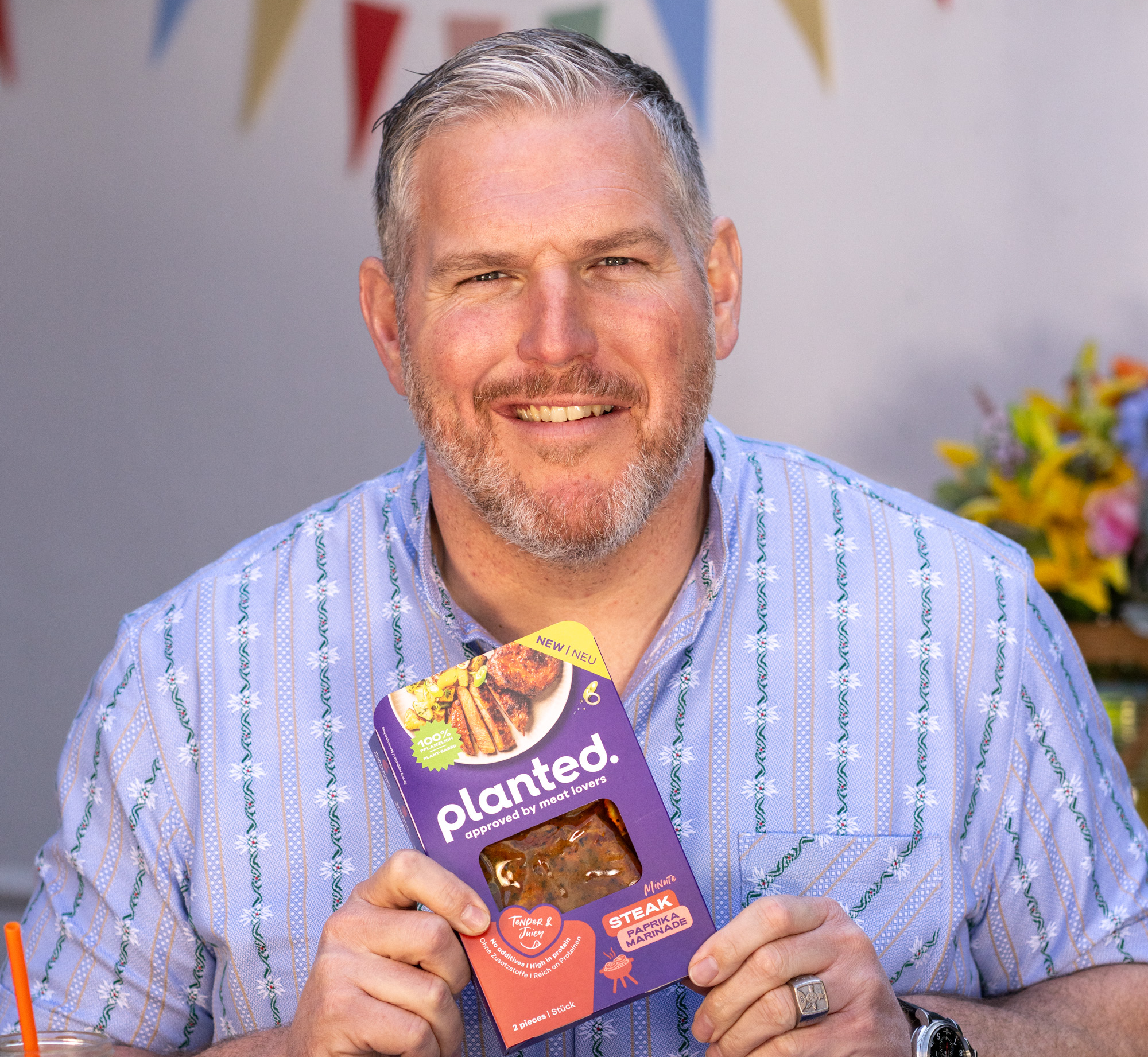 Schwingerkönig und Fleischliebhaber: Christian Stucki grilliert jetzt auch mit Planted